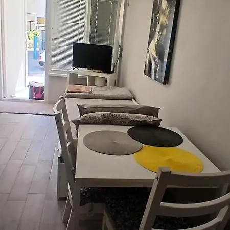 Διαμέρισμα студио за двама в центъра на град