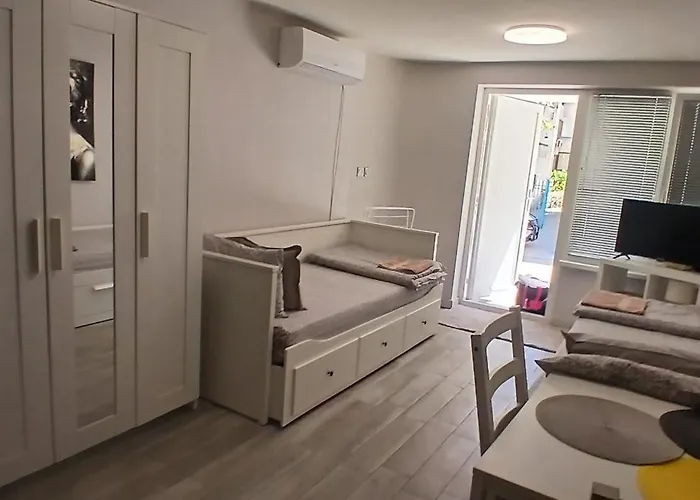 студио за двама в центъра на град *